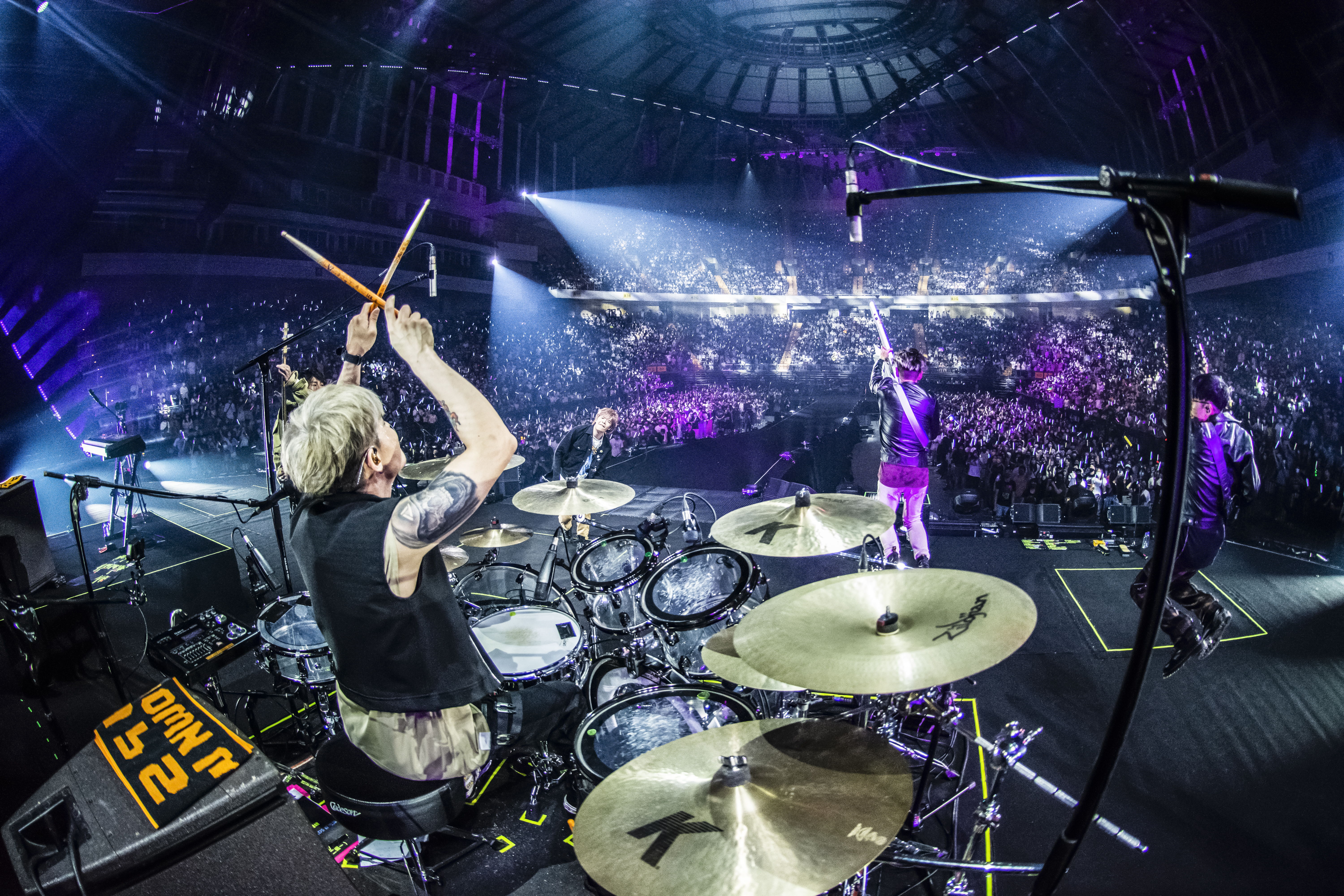 831 returns to the stage with Sennheiser Digital 6000